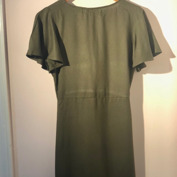 🌻Olive front tie maxi dress🌻 - Picture 4 of 4
